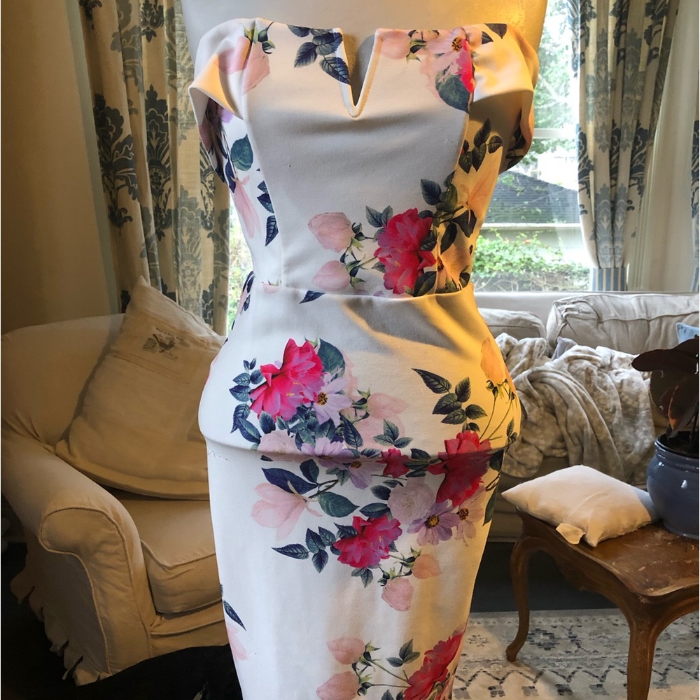 QED London floral off the shoulder dress. Size 6. worn once. form fitting